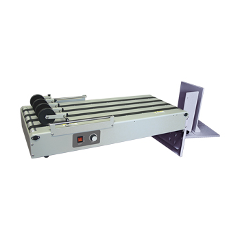 A three-foot conveyor stacker supporting smaller print and mail output workflows.