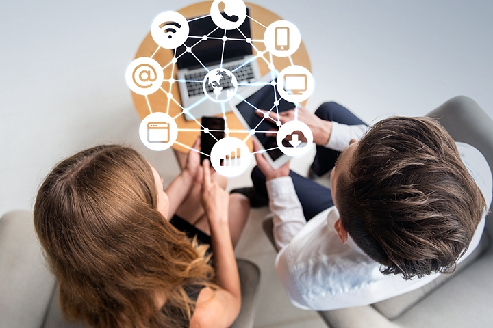 communication network with different functionalities and multi devices