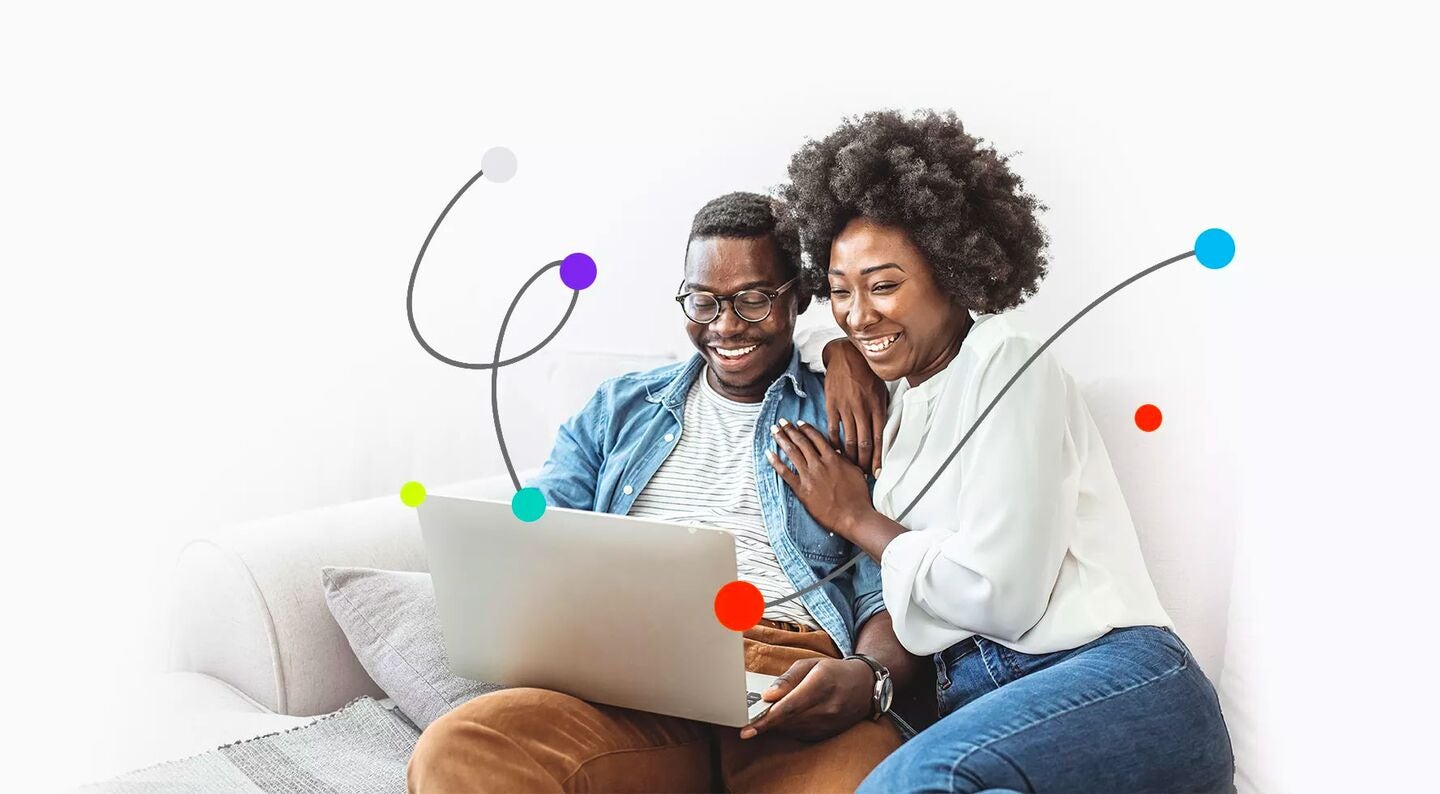 couple-with-laptop