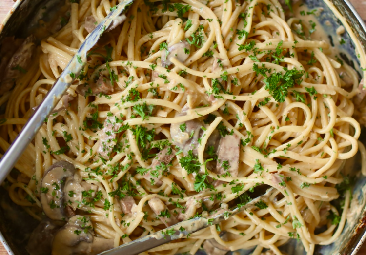  Creamy, vegan carbonara