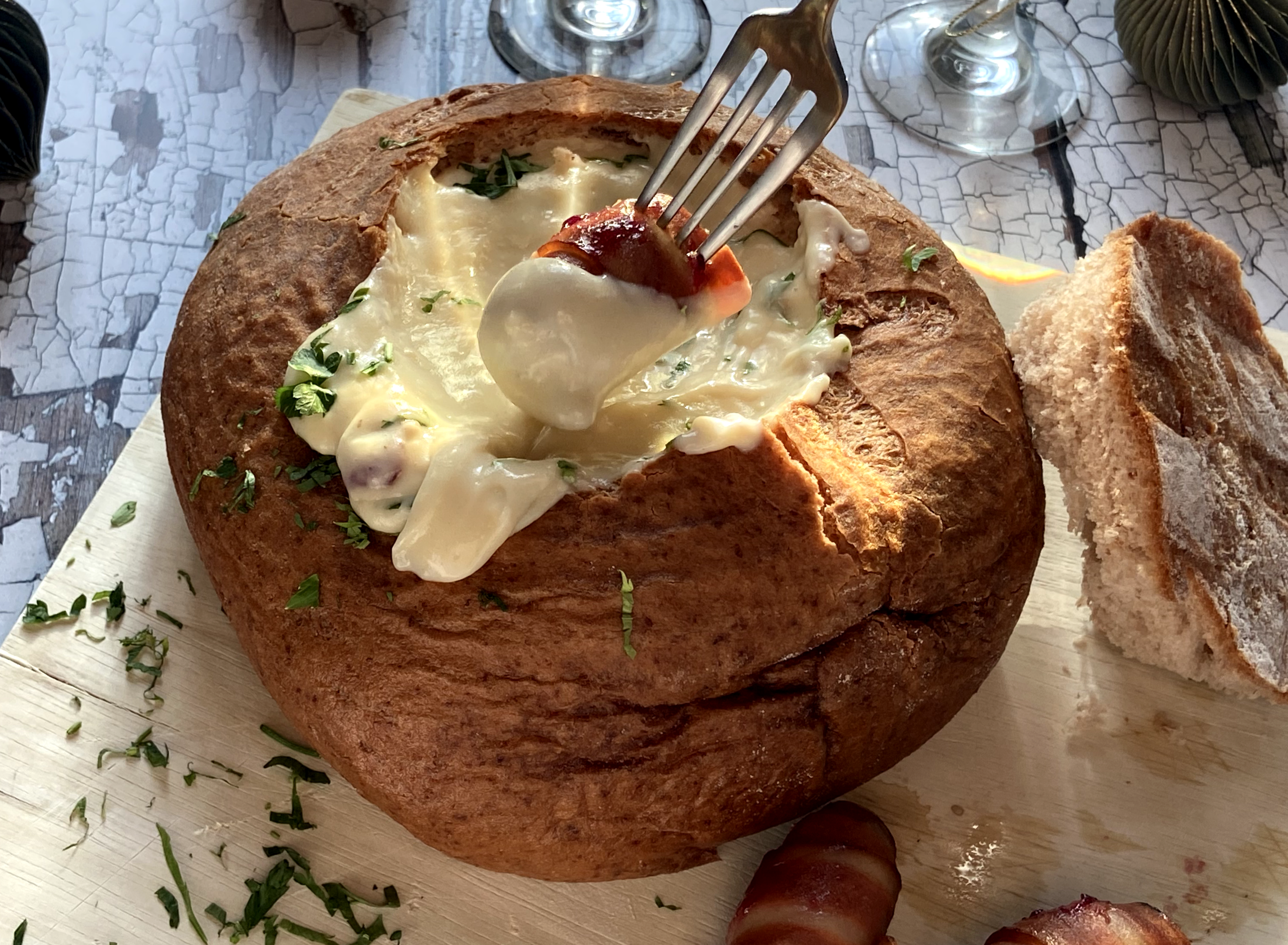 "Cheese" Fondue Bread Bowl 2