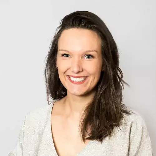 Close up image of Mirjam Kneepkens