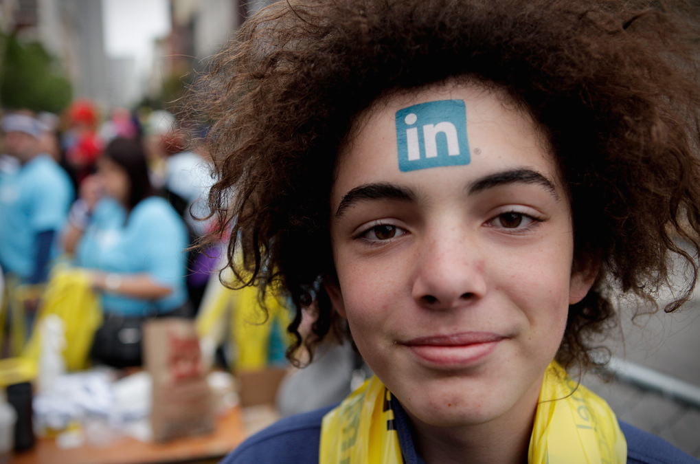 How to Use LinkedIn to Get a Job