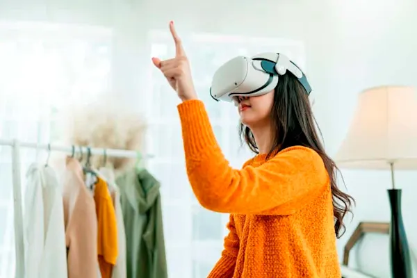 The Impact of Virtual Reality and Augmented Reality in the Fashion Industry