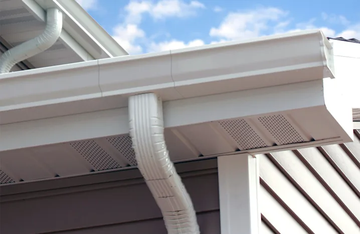 image of a half round gutter