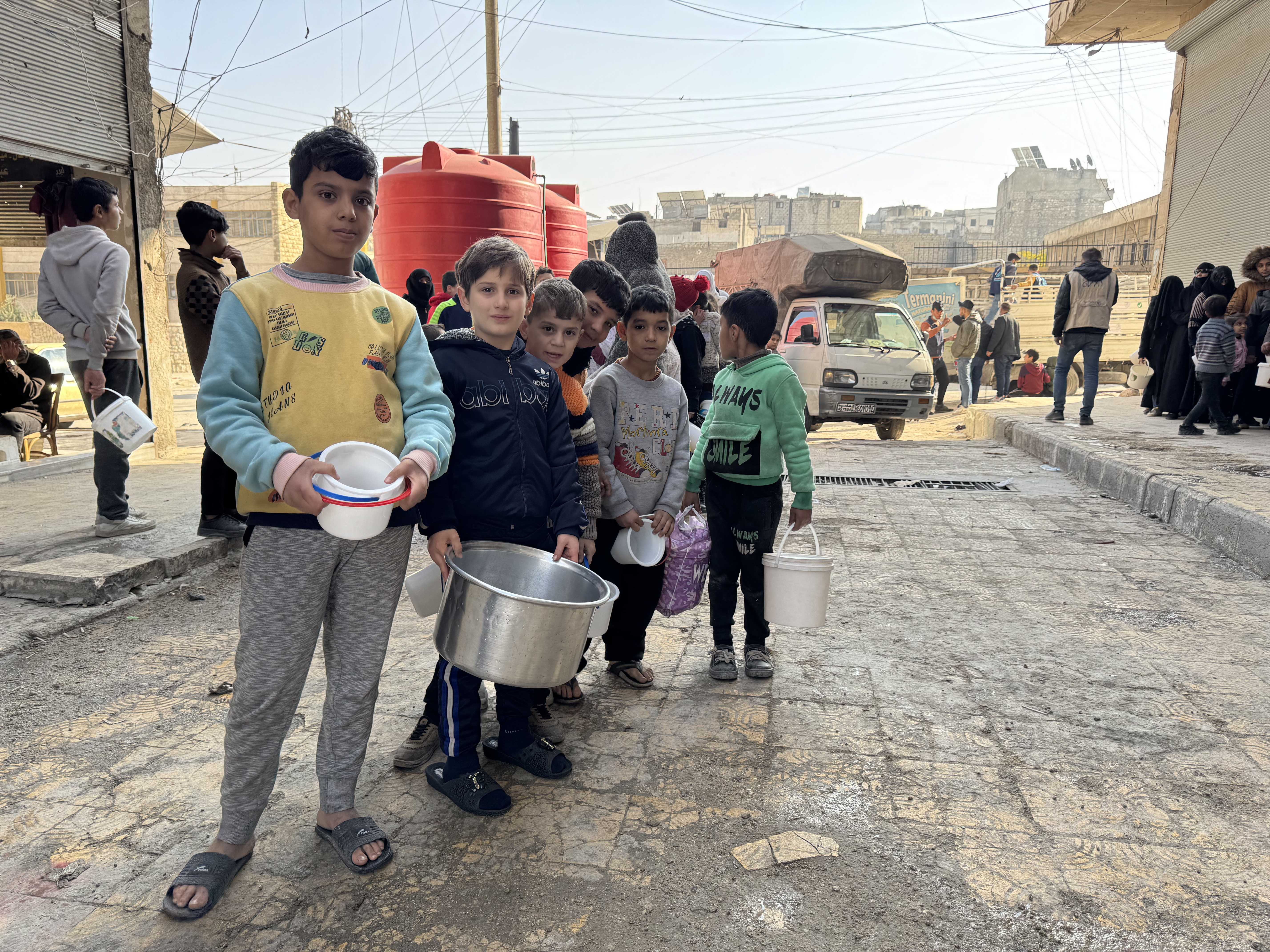 シリア：支援を必要としている家族と食事をシェアしよう