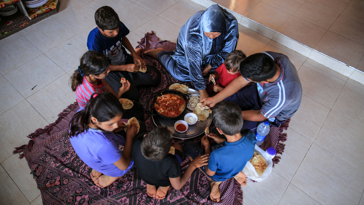 Feed families in Palestine | ShareTheMeal Charity
