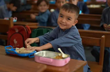 Pakistan: Boost healthy school meals for children