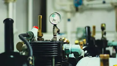 Use AI air compressor system to reduce energy consumption