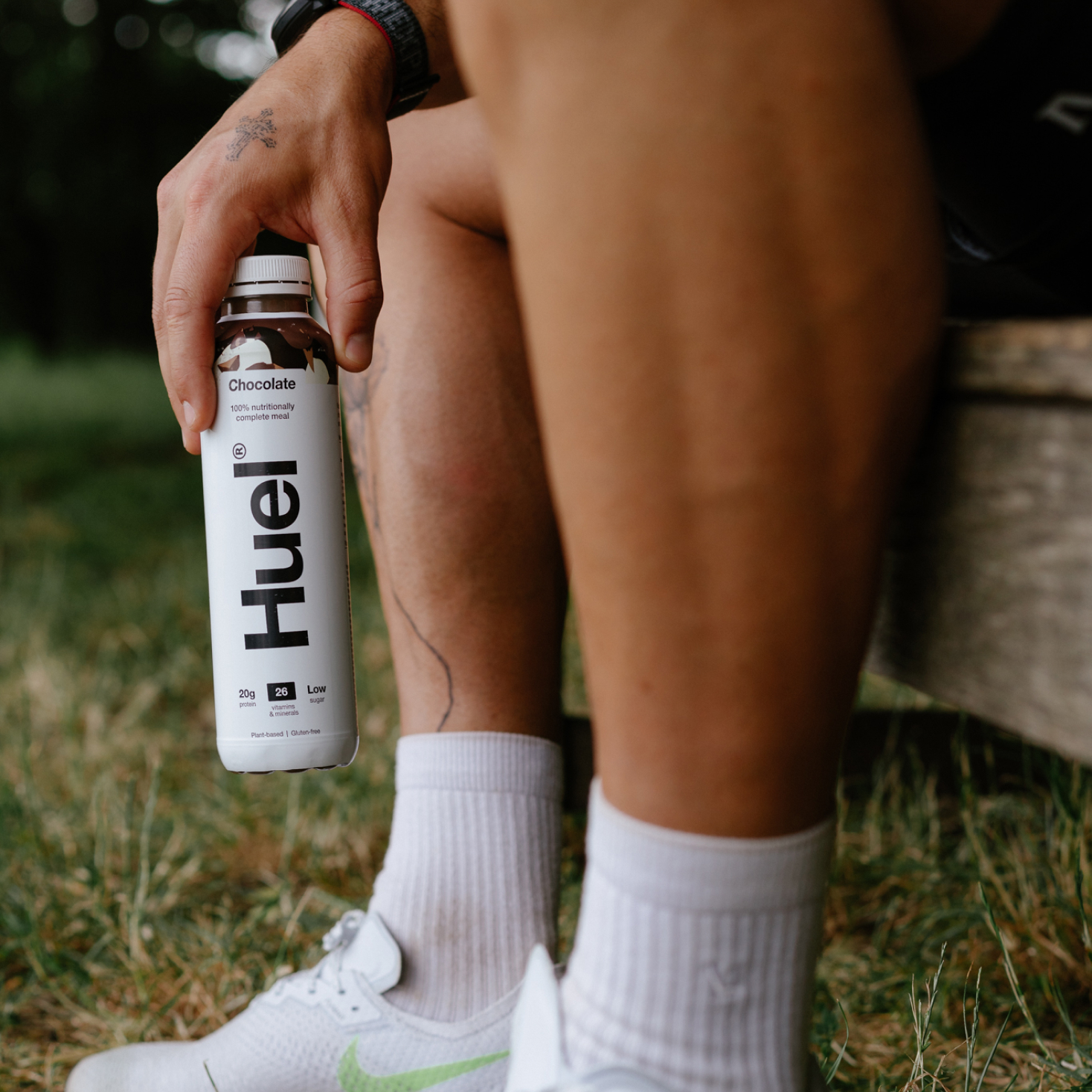 ダイエットドリンク HUEL UK_Chocolate_RTD_Single_Bottle.png