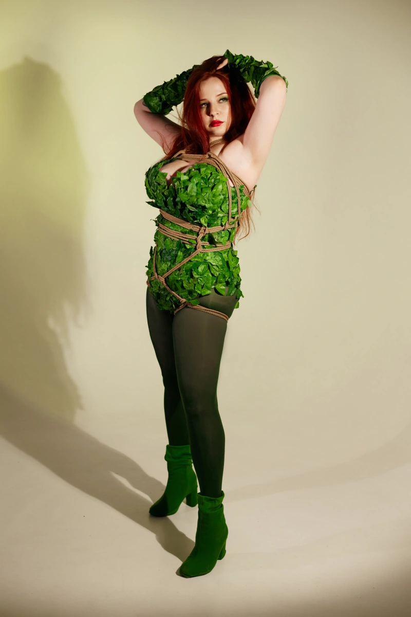 Pinup Poison Ivy - gallery image 5