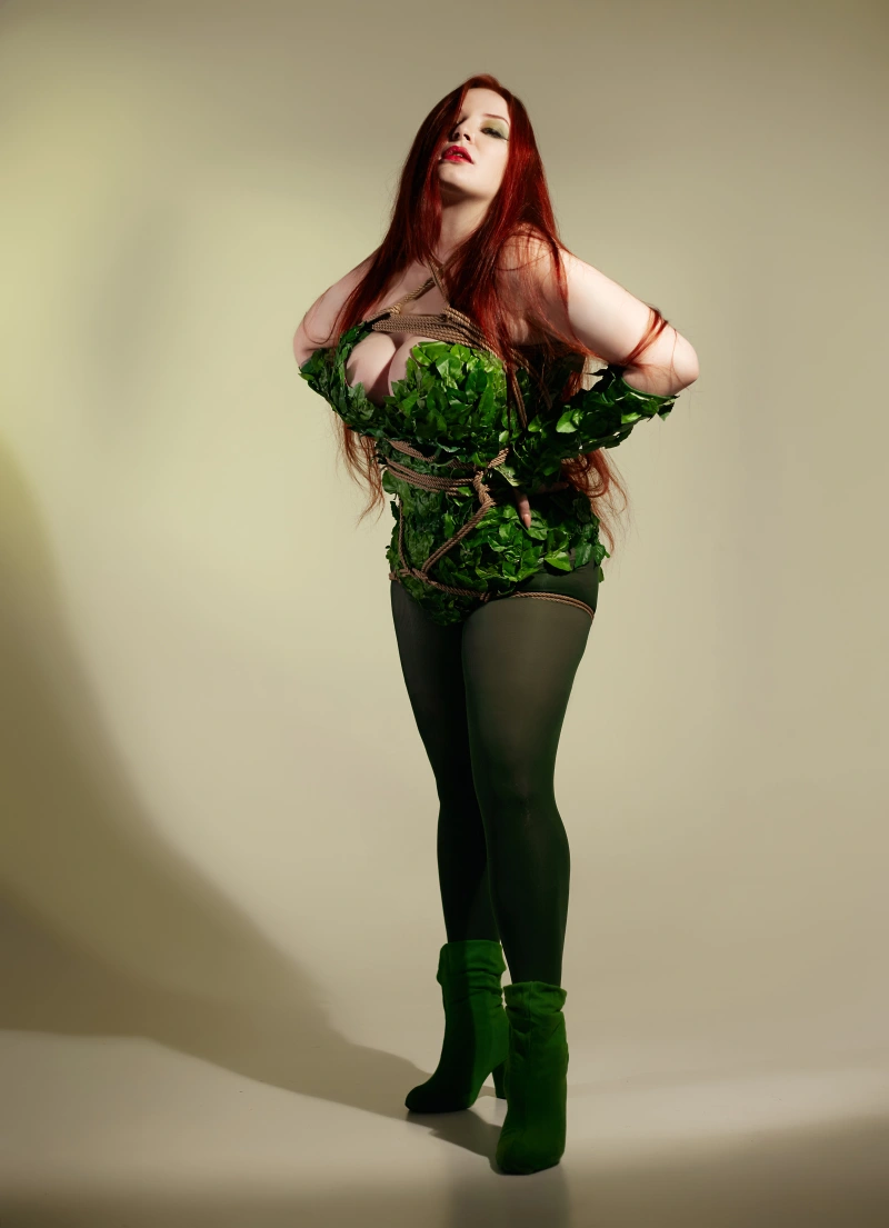 Pinup Poison Ivy - gallery image 6