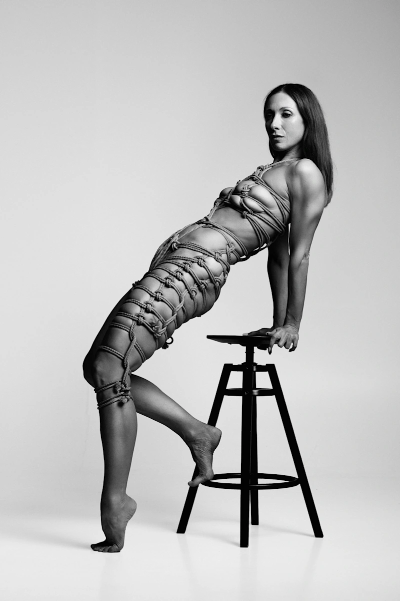 Black and white set with Sasha - gallery image 3