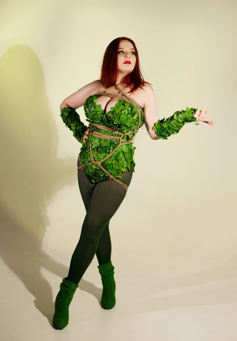 Pinup Poison Ivy - gallery image 2