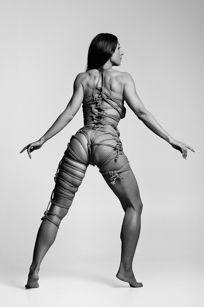 Black and white set with Sasha - gallery image 5