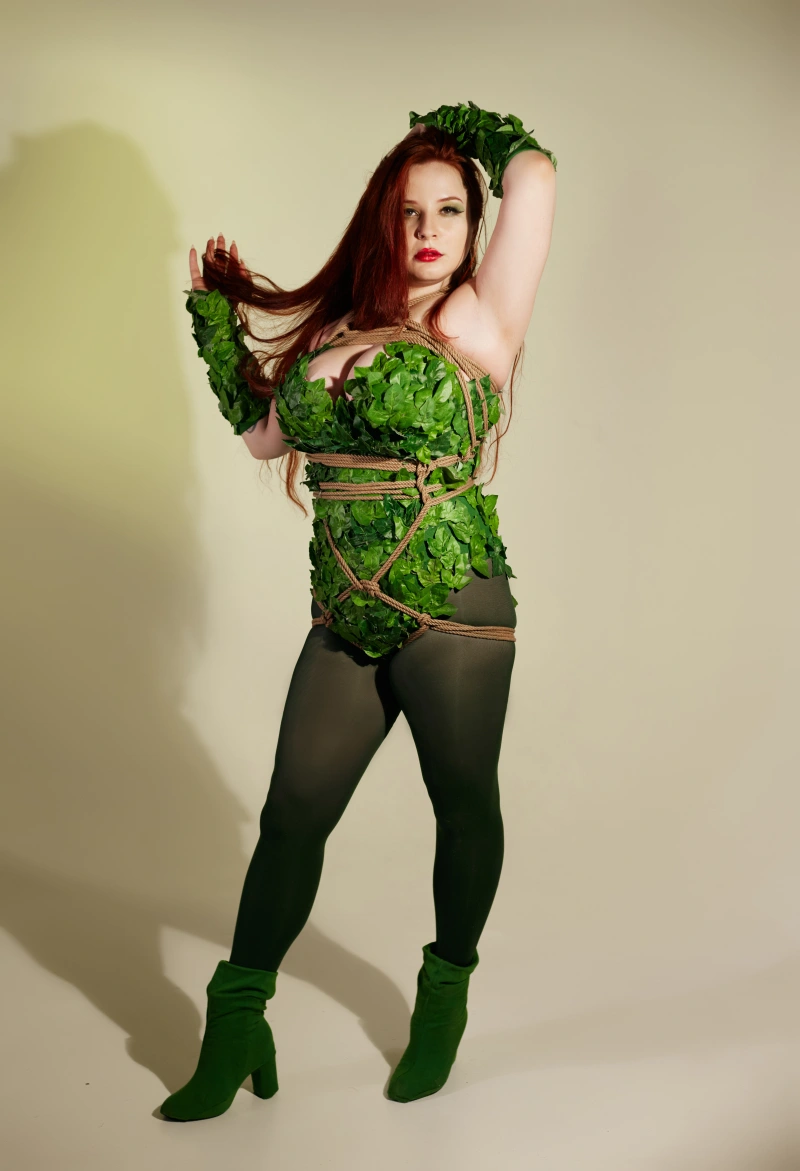 Pinup Poison Ivy - gallery image 4