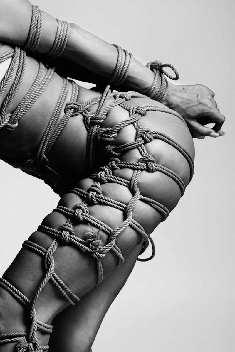 Black and white set with Sasha - gallery image 20