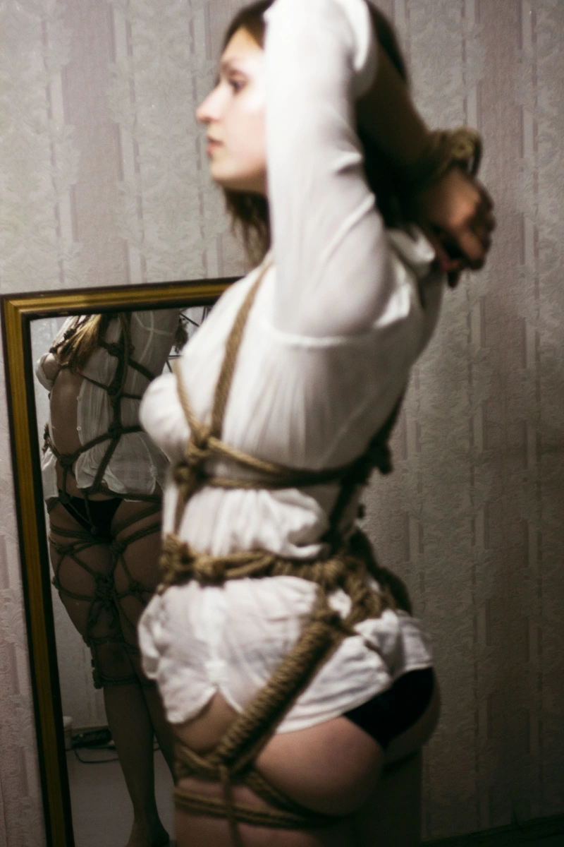 Hanna in the mirror - gallery image 2