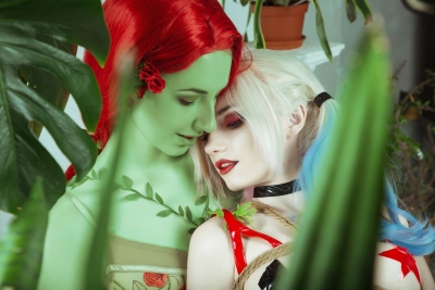 Harley Quinn and Poison Ivy suspension shibari