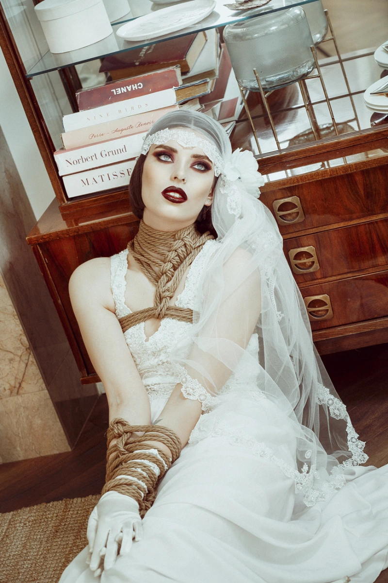 Bride in retro style of 20s - gallery image 9