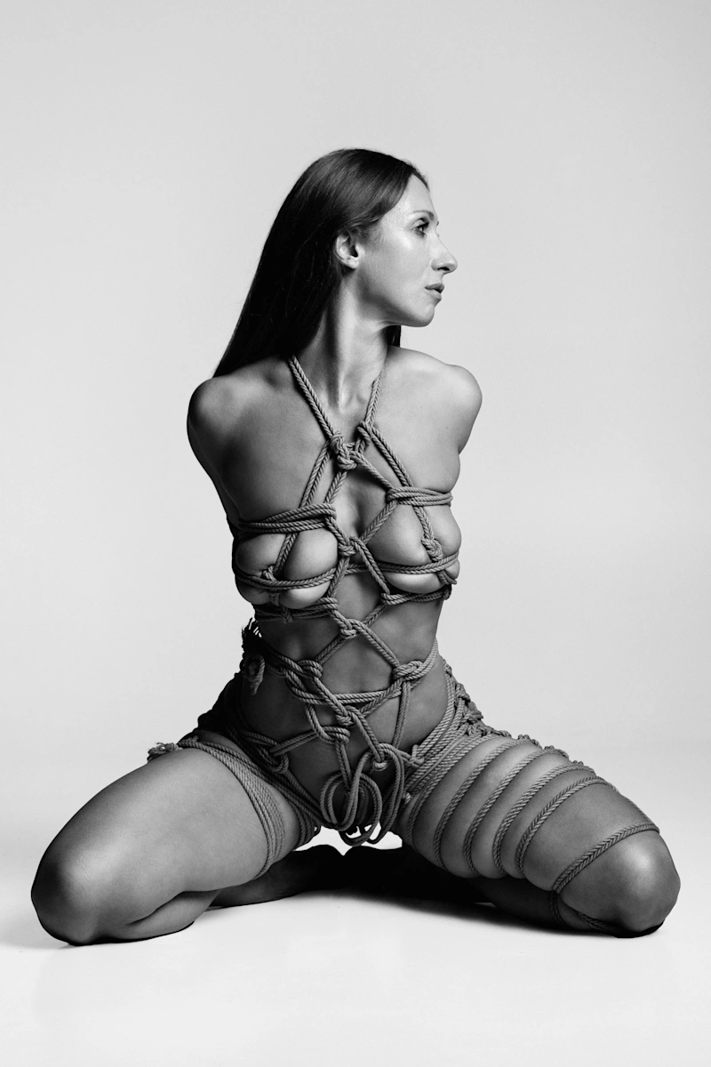 Black and white set with Sasha - gallery image 24