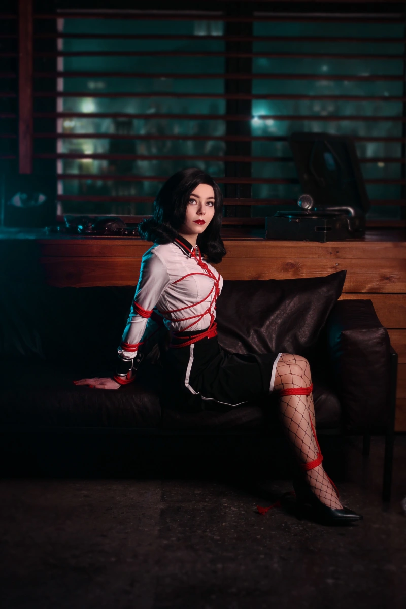 Bioshock Elizabeth (Burial at Sea ver.) cosplay - gallery image 1