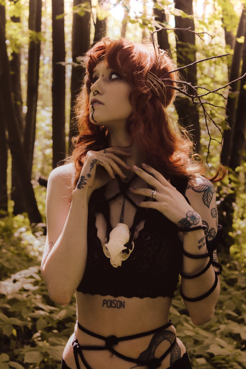 Wika dark wood witch - gallery image 7