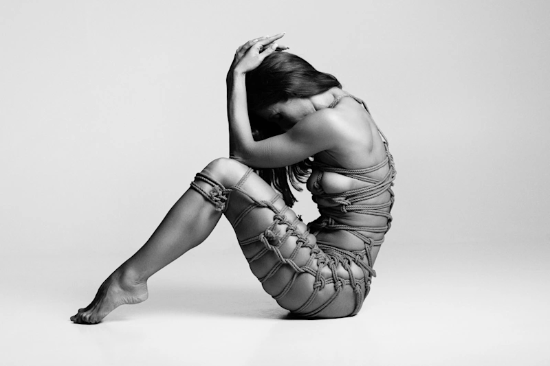 Black and white set with Sasha - gallery image 25