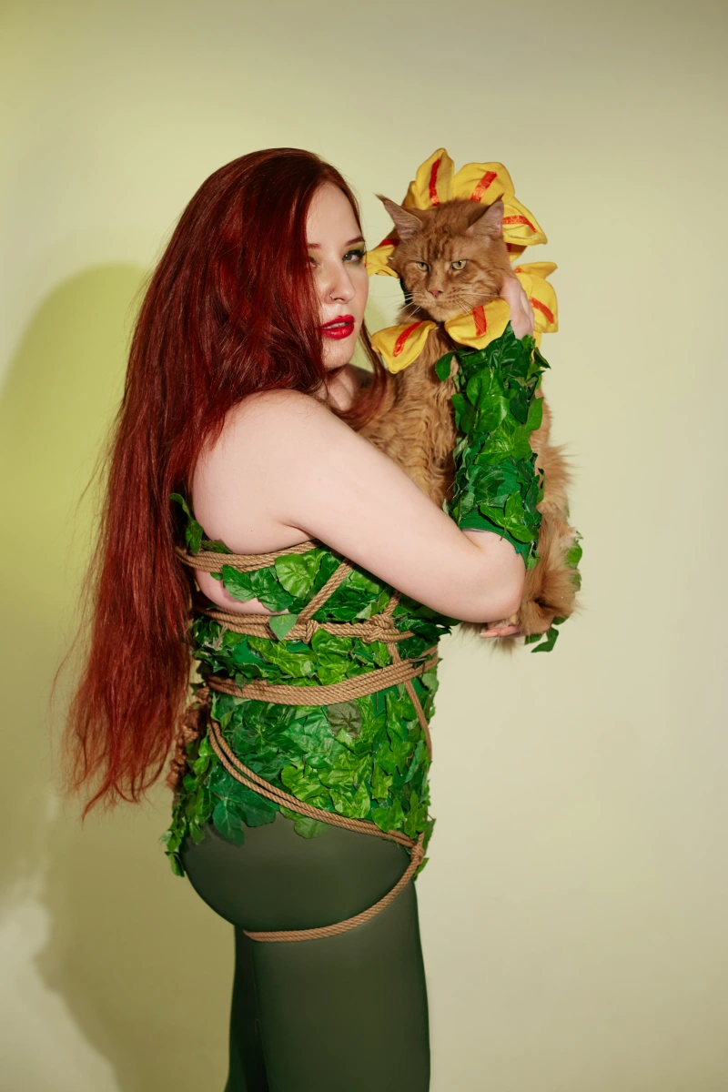 Pinup Poison Ivy - gallery image 24