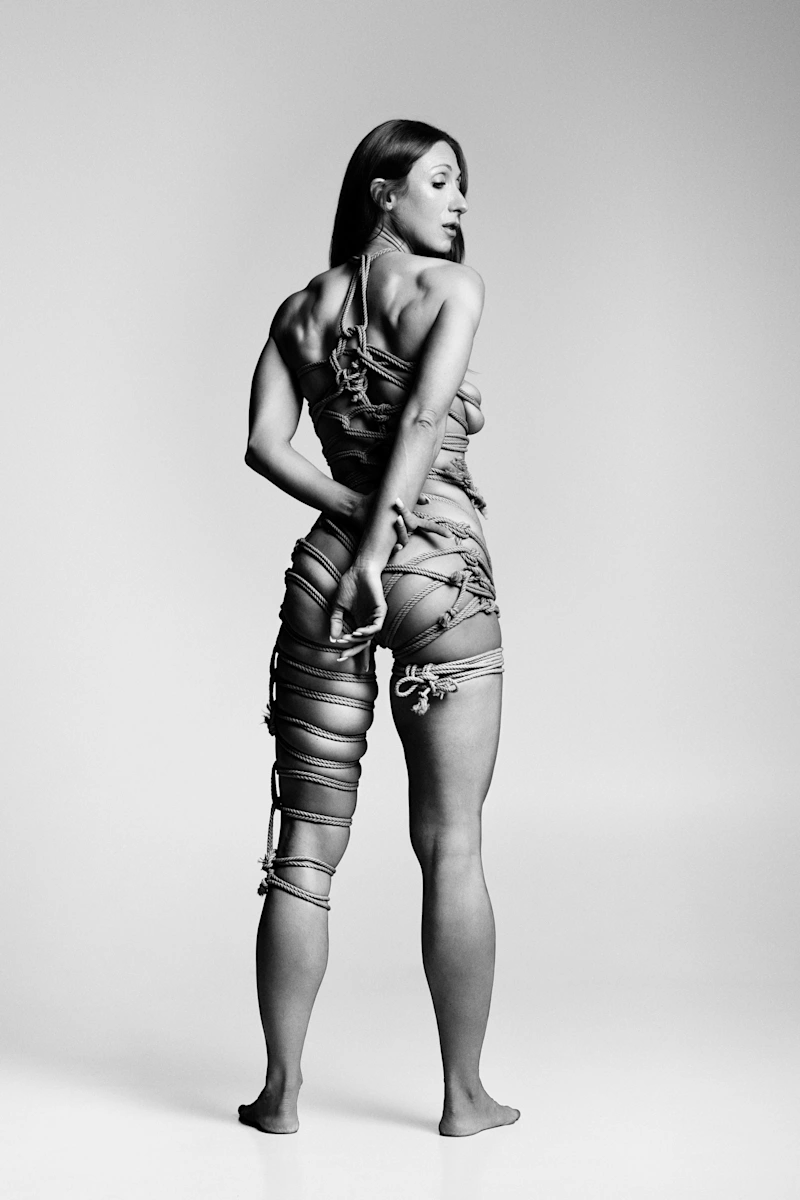 Black and white set with Sasha - gallery image 9