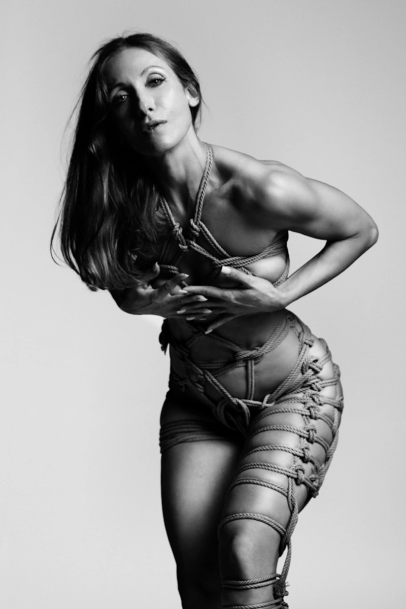 Black and white set with Sasha - gallery image 14