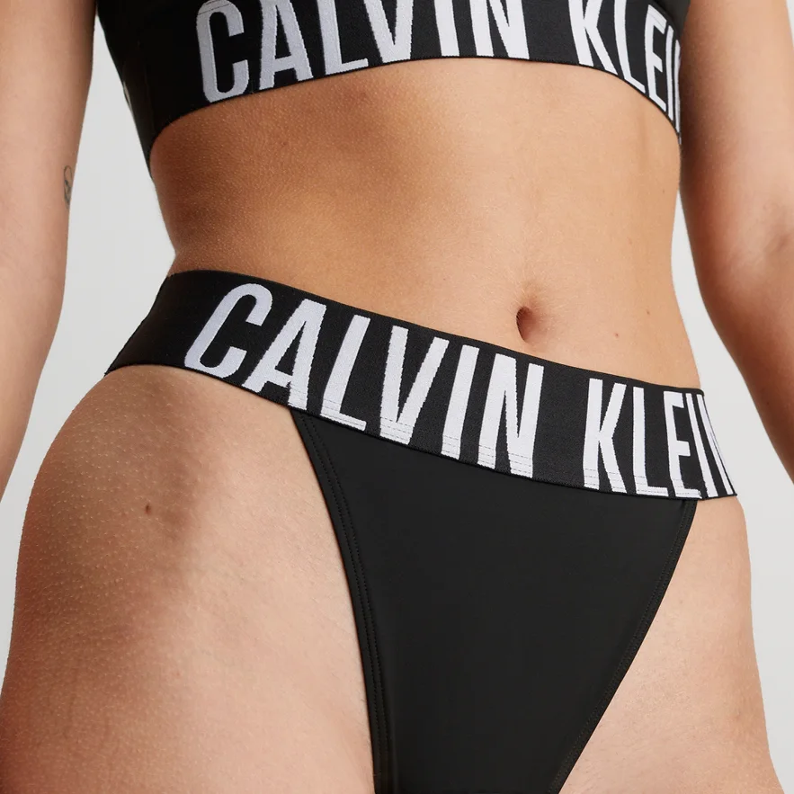 Lisätietoja Calvin Klein -merkistä.