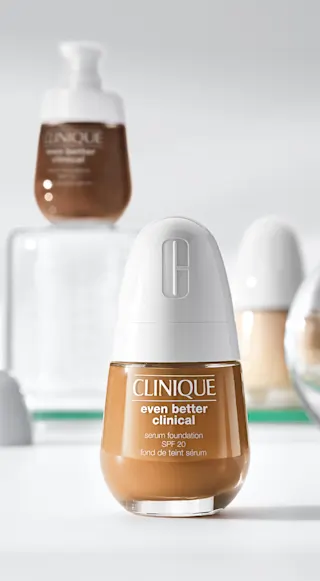 Even Better Clinical Serum SPF20 -meikkivoiteita.