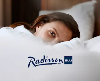 Varaa ihana hotelliyö tyylikkäässä Radisson Blussa!