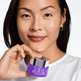 Malli ja Smart Clinical Repair SPF 30 Wrinkle Correcting -voide.
