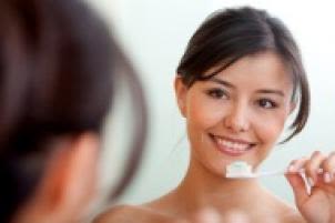DİŞLERİNİZİ NASIL FIRÇALAYACAĞINIZI ÖĞRENİN - Image 2 - Listerine - tr-TR