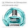 LISTERINE® Cool Mint Intensive Minze Mundspülung mit Alkohol, mit Hinweis „5× effektiver als Zähneputzen und Zahnseide allein“ beim Reduzieren von Zahnbelag am Zahnfleischrand.