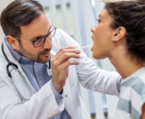 “Higiene bucal durante revisión dental