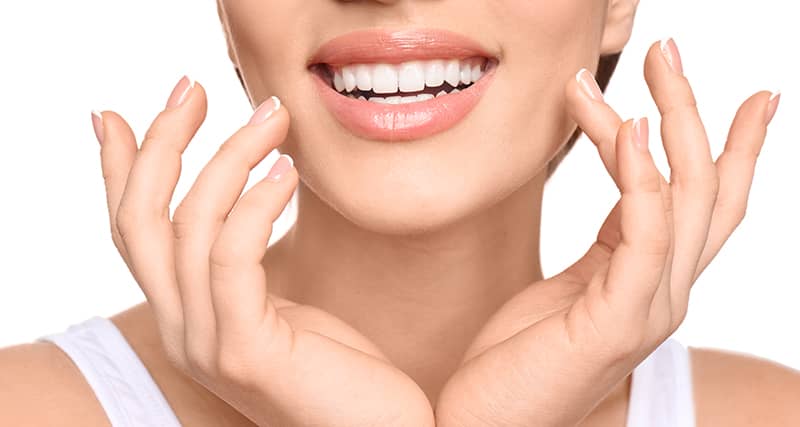 What is a Hollywood Smile or a Smile Makeover? - Image 1 - Listerine - en-GB