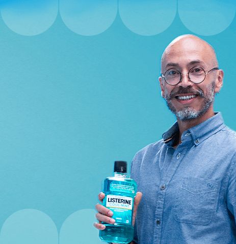 ¿SABÍAS QUE LA FÓRMULA DE LISTERINE® NO LA TIENE OTRO ENJUAGUE?