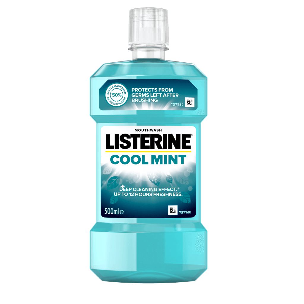 Listerine Cool Mint 500 ml termékfotó, Protects from Germs left after brushing és Deep Cleaning effect up to 12 hours freshness feliratokkal