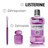 Mundpflegeroutine mit Zähneputzen, Zahnseide und LISTERINE® Total Care Classic Intensive Minze.