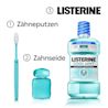 Drei Schritte der Mundpflege: Zähneputzen, Zahnseide und LISTERINE® COOL MINT Milde Minze Mundspülung ohne Alkohol als abschließender Schritt.​