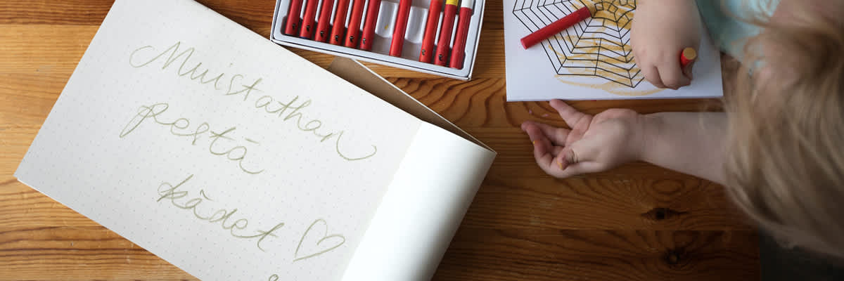 Suhde31 SATO Asukas Vanessa tytto4 piirtaa