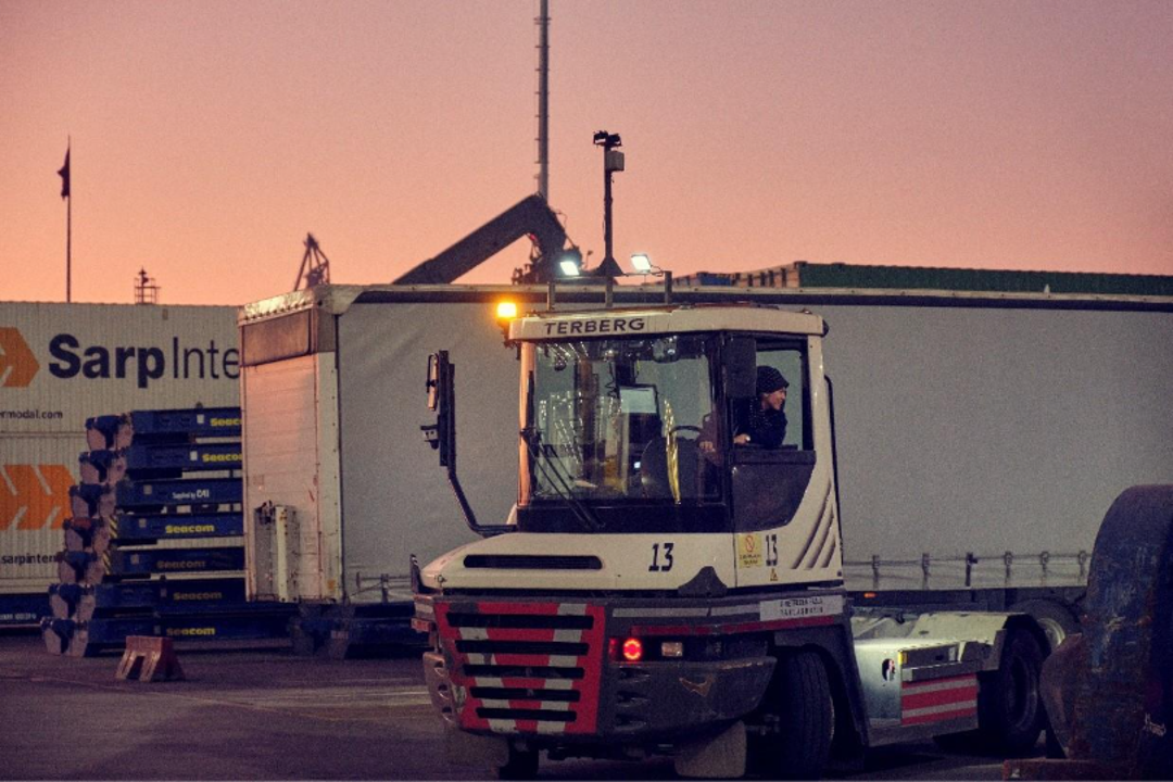 From diesel to electric: retrofitting terminal tractor | DFDS