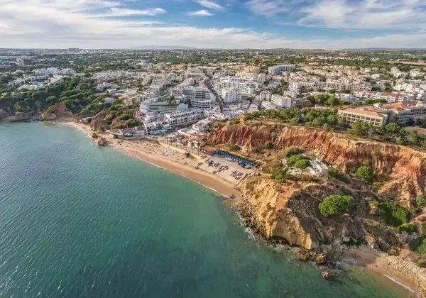 Olhos de Água Beach