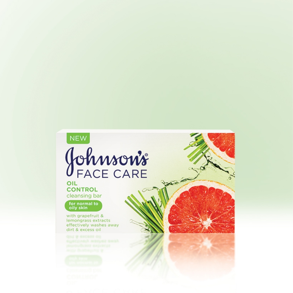 JOHNSON'S® Face Care Oil Control Cleansing Bar