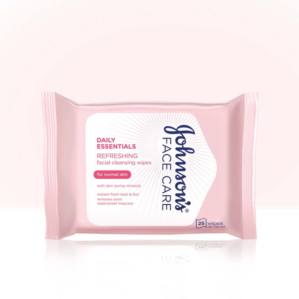 JOHNSON'S® Face Care Daily Essentials Refreshing Facial Cleansing Wipes for Normal Skin