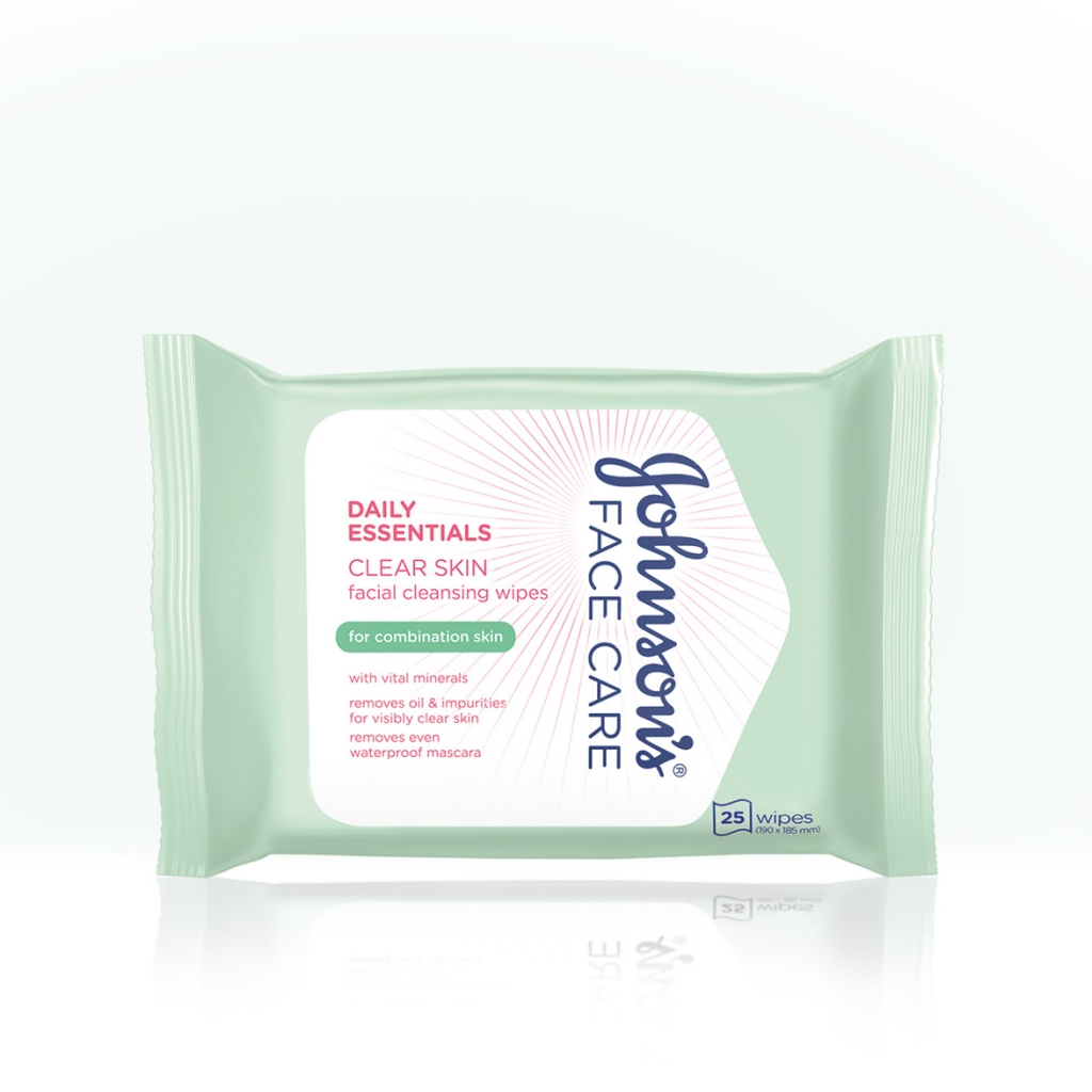 JOHNSON'S® Face Care Daily Essentials Clear Skin Facial Cleansing Wipes for Combination Skin