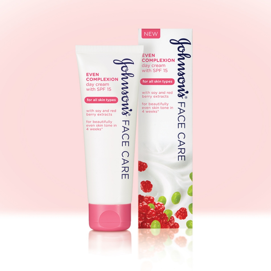 JOHNSON'S® Face Care Even Complexion Day Cream